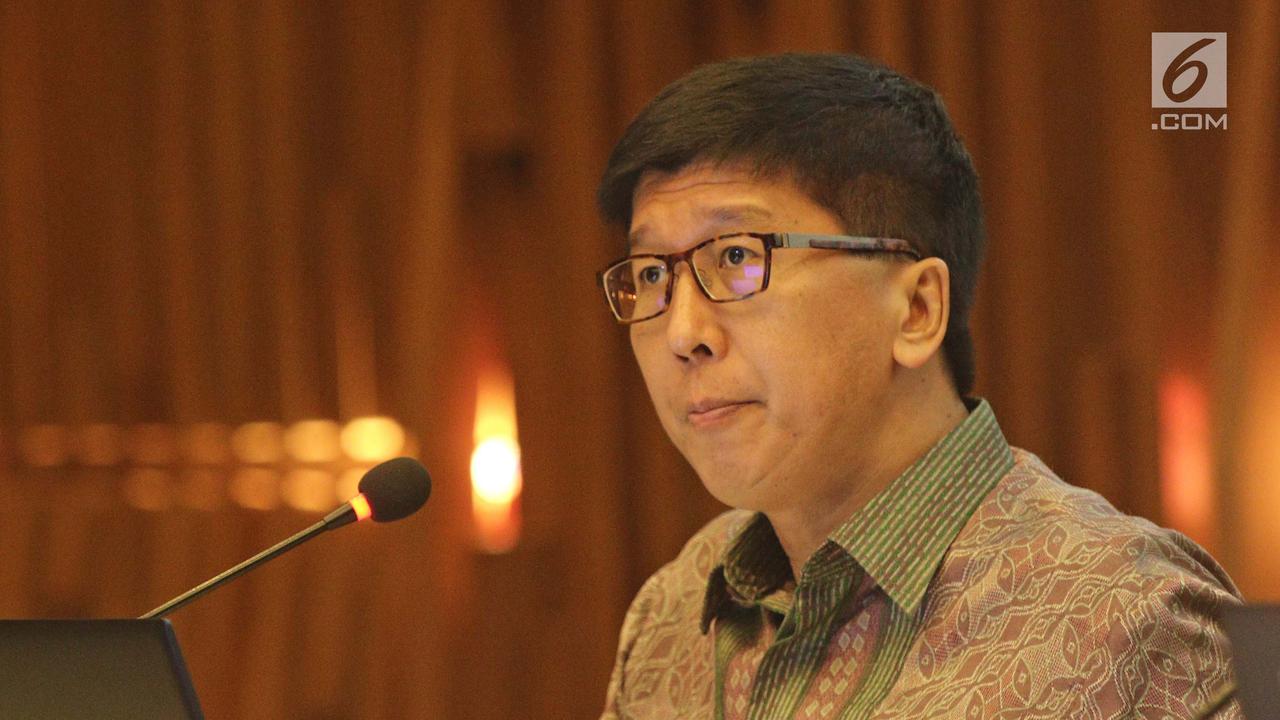 Vice President Director Emtek Grup, Sutanto Hartono menyampaikan paparan publik PT. SURYA CITA MEDIA. Tbk di SCTV TOWER, Jakarta, Senin (18/12)