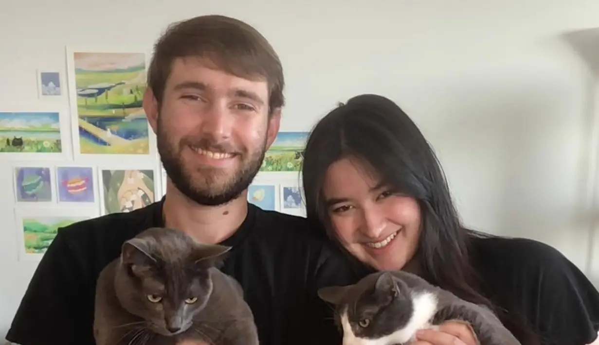 Stephanie Poetri umumkan pertunangannya dengan sang kekasih. [Foto: Instagram/stephaniepoetri]