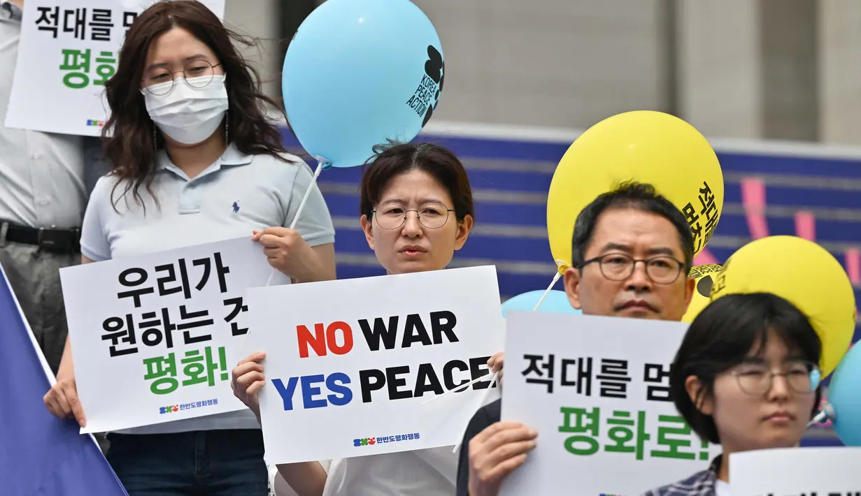 Unjuk rasa ini diselenggarakan untuk menandai peringatan 74 tahun dimulainya Perang Korea 1950-1953. (Jung Yeon-je/AFP)