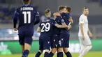 Para pemain Lazio merayakan gol yang dicetak oleh Ciro Immobile ke gawang Zenit Saint Petersburg pada laga Liga Champions di Stadion Olimpico, Roma, Rabu (25/11/2020). Lazio menang dengan skor 3-1. (AP/Andrew Medichini)