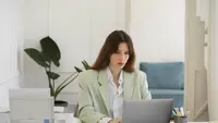 Panduan Work-Life Balance di Tengah Kesibukan agar Lebih Bahagia dan Produktif