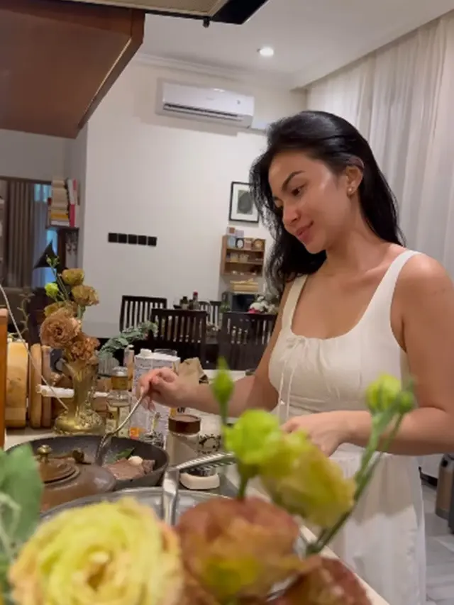 Potret Dapur Rumah Baru Ariel Tatum