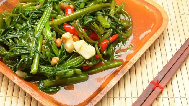 Sajian Tumis Kangkung