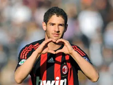 AC Milan's Brazilian forward Pato celebrates after scoring against Siena during their Italian series A match at the Artemio Franchi Siena Communal Stadium on March 15 2009. AFP PHOTO/ANDREAS SOLARO