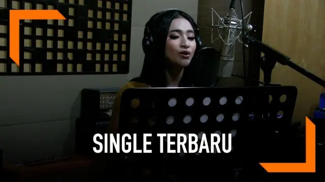 Amel Alvi kini sedang sibuk rekaman single terbarunya. Tak tanggung-tanggung, ia sampai mengundang guru vokal ke kediamannya. Rencananya single akan mulai beredar setelah Lebaran ini.