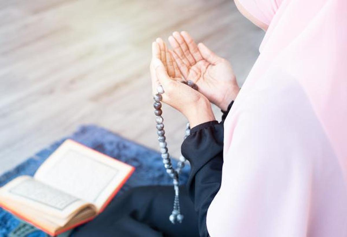 Doa Bulan Rajab Lengkap Arab, Latin, dan Artinya: Amalan Pembuka Menuju Ramadan