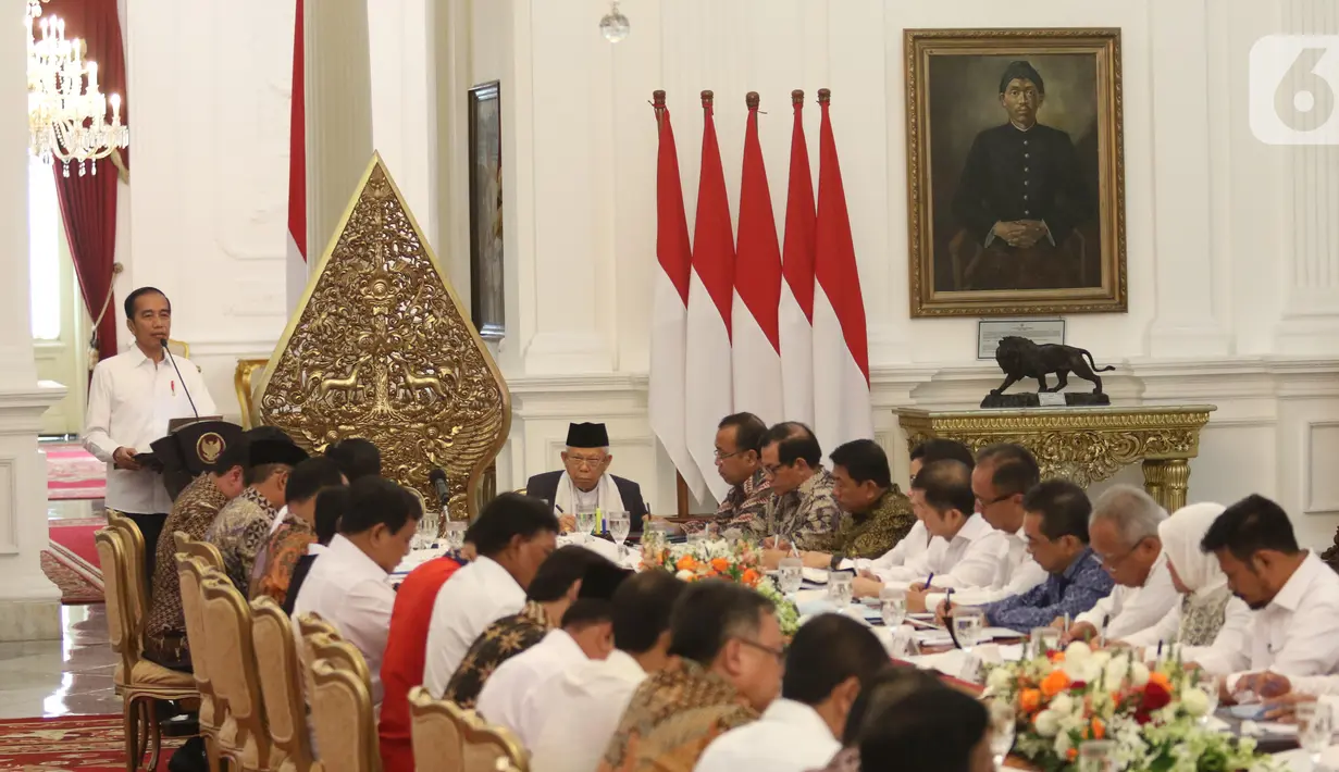 Suasana rapat kabinet paripurna di Istana Merdeka, Jakarta, Kamis (24/10/2019). Dalam rapat kabinet paripurna perdana tersebut  mendengarkan arahan Presiden dan membahas anggaran pendapatan dan  belanja negara tahun 2020. (Liputan6.com/Angga Yuniar)