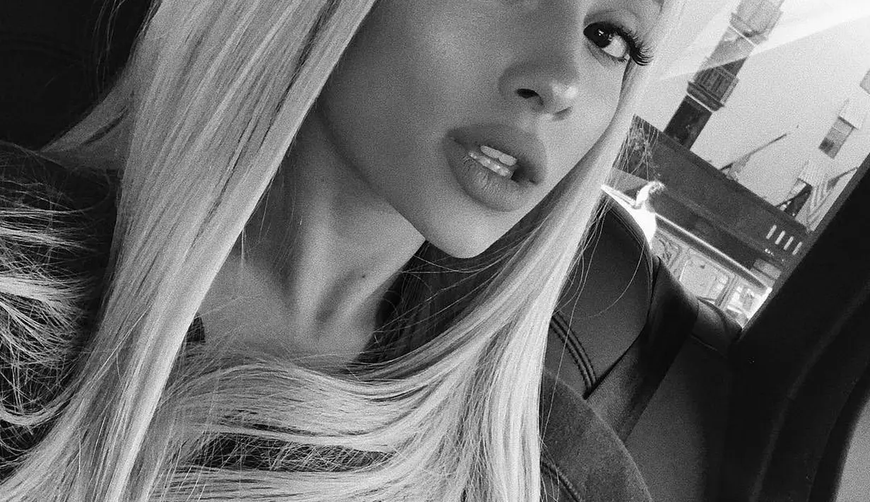 Ariana Grande sendiri terakhir terlihat di sosial media pada tahun baru. (instagram/arianagrande)