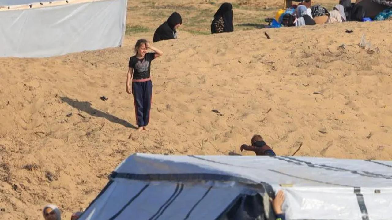 Suasana kamp Rafah yang mulai dipadati pengungsi dari Khan Younnis di Gaza.
