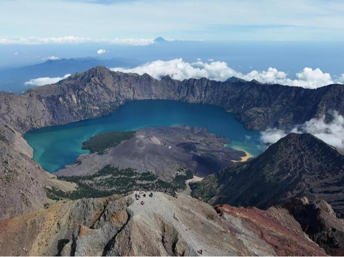 Respons Kemenpar Soal Pendaki Brasil Jatuh di Gunung Rinjani yang Terpantau dalam Kondisi Tidak Bergerak