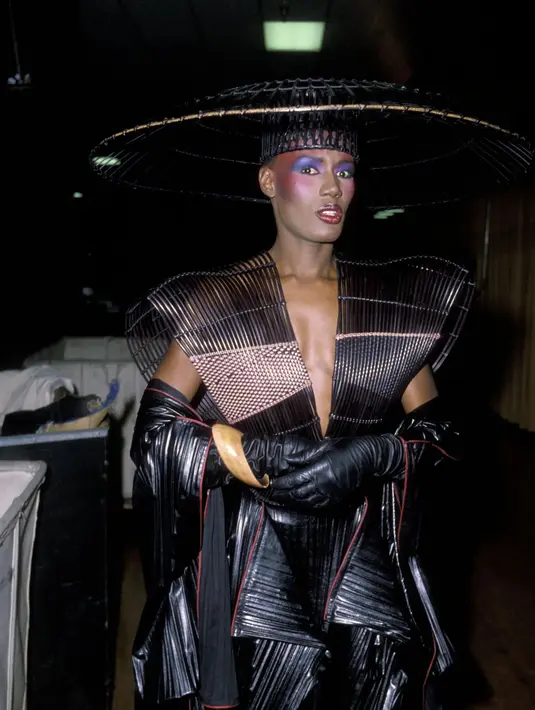 Grace Jones menghadiri after party Grammy di tahun 1983.