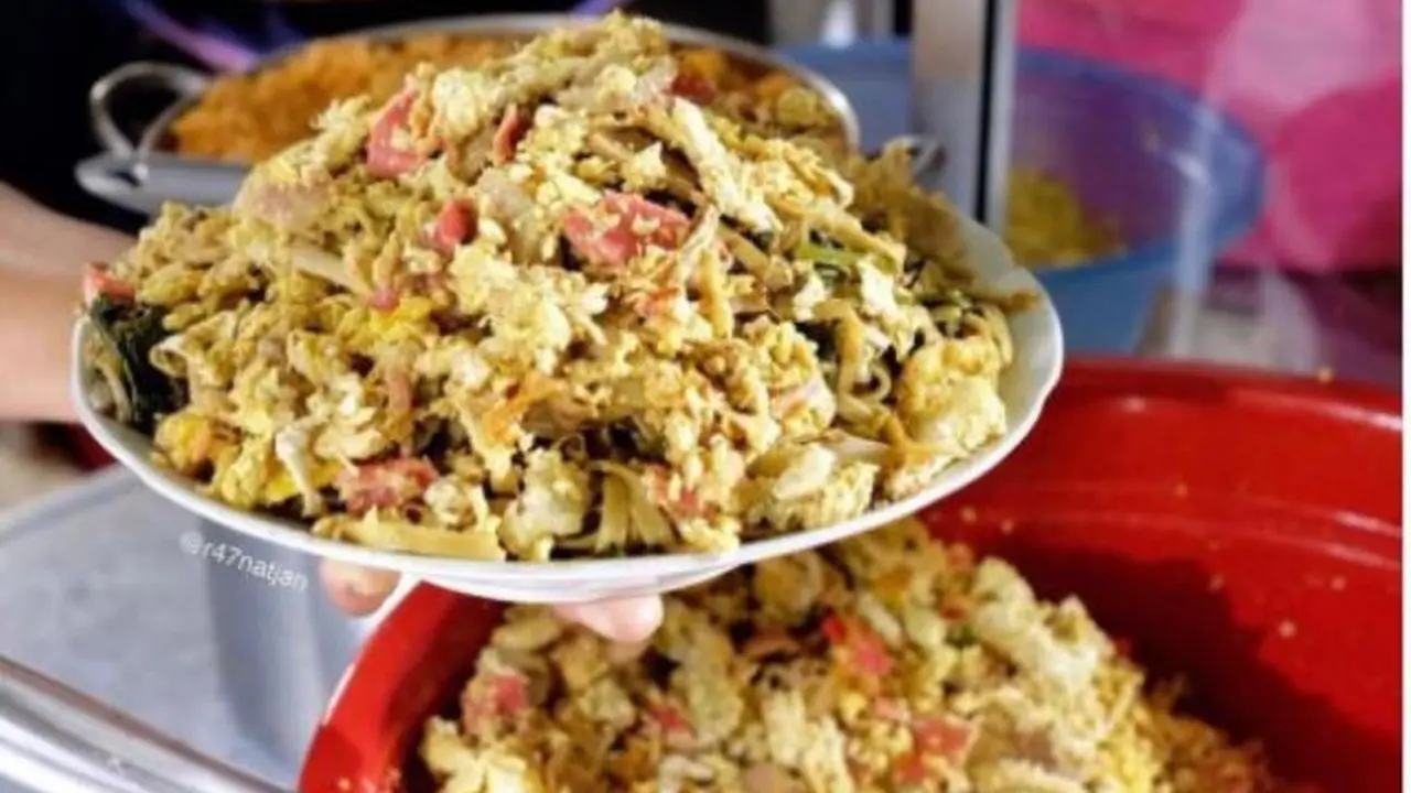 Beli Nasgor di Malang, Pria Kalimantan Kaget Lihat Porsinya