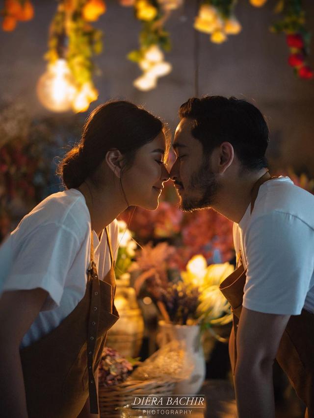 6 Pemotretan Maternity Shoot Syahnaz dan Jeje Govinda, Romantis