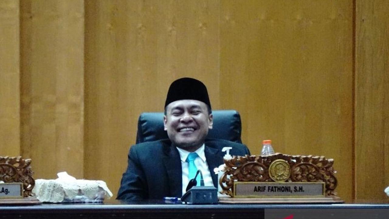 Fakta Unik: Wakil Ketua DPRD Surabaya Sebut Medsos Jembatan Akuntabilitas Politik, Apa Maksudnya?