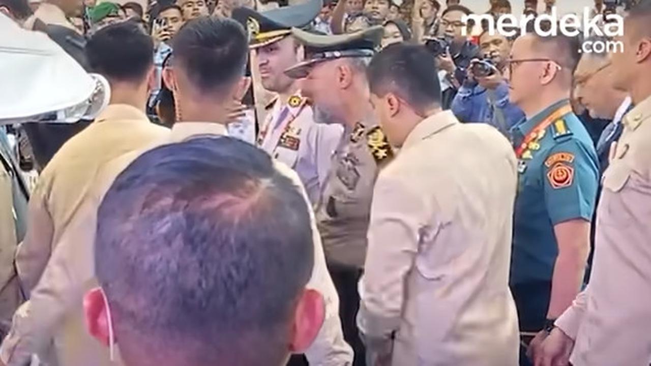 Momen Paspampres Didorong Prabowo Sampai Nunduk Minta Maaf, Gara-Gara Tepis Tangan Jenderal Turki saat Ingin Foto