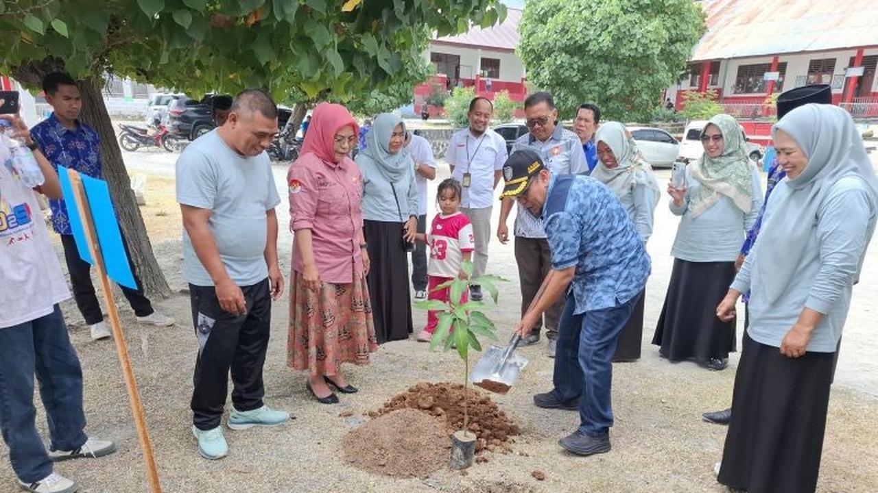 Pemkab Donggala Tanam Mangga di Sekolah, Perkuat Ketahanan Pangan dan Edukasi Lingkungan