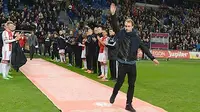 [VIDEO] Gelandang Spurs Disambut Meriah di Ajax
