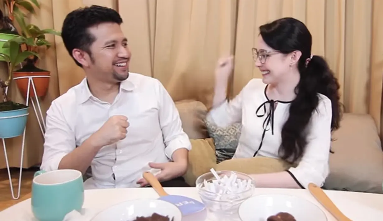 Arumi Bachsin dan Emil Dardak (Youtube/Arumi Bachsin)