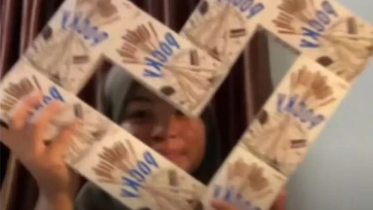 Ilustrasi cara membuat Pocky Love yang viral di TikTok