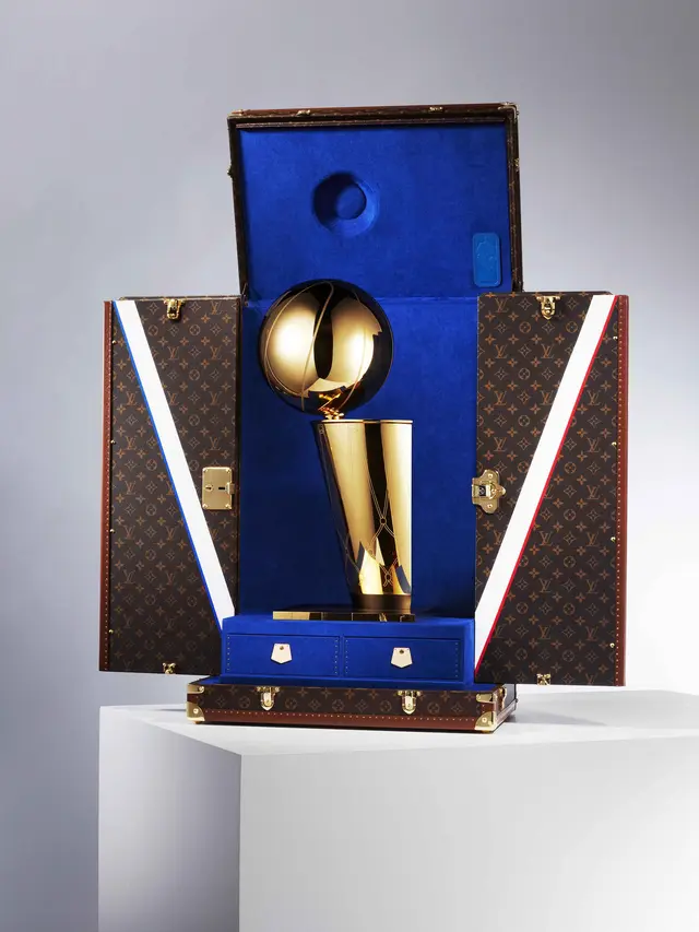 Louis Vuitton Hadirkan Koper Ekslusif yang Mewah untuk Piala NBA Larry O'Brien