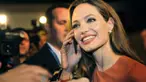 Memiliki wajah yang rupawan atau cantik merupakan nilai lebih lebih bagi para bintang film Hollywood.Namun, kabarnya ada sejumlah aktor maupun aktris terkenal dunia yang memiliki masalah dengan bau mulut