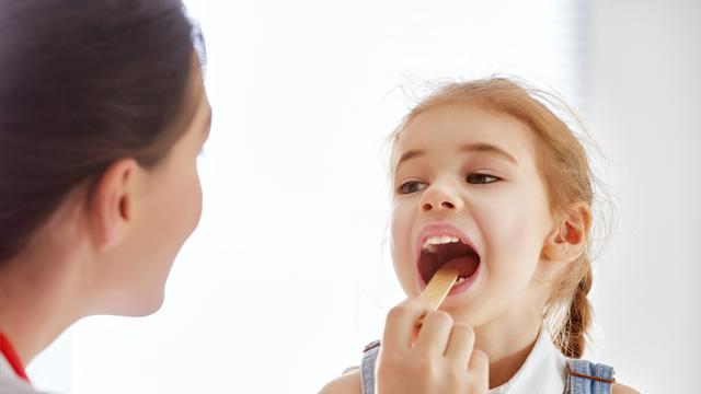 14 Ciri-Ciri Amandel dan Peradangannya, Simak Pula Cara Mengobatinya