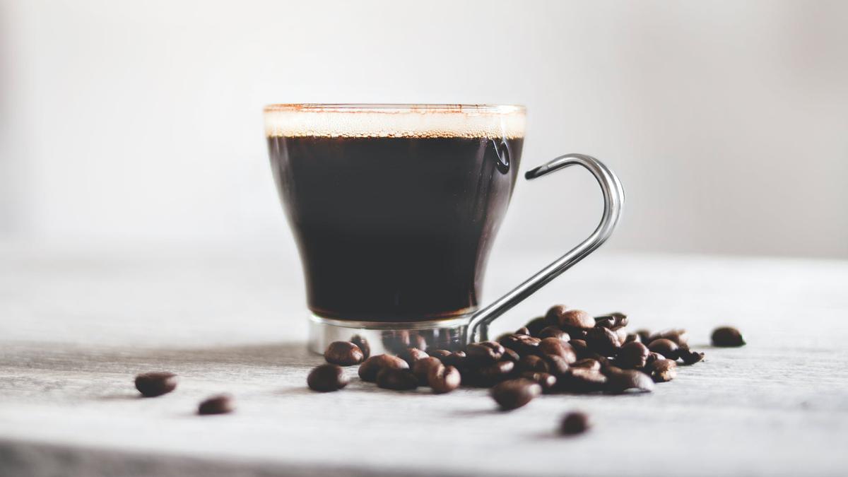 Terlalu Banyak Minum Kopi? Ini Bahaya Kafein untuk Tubuh