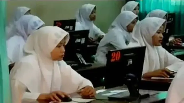 Siswa SMK Gunakan Jaringan Android untuk Akses Soal UN