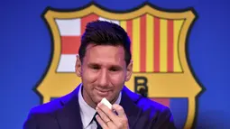 Diketahui bahwa kontrak Messi dengan Barcelona habis pada 30 Juni 2021 lalu dan tak bisa diperpanjang akibat finansial yang dihadapi Barcelona saat ini dan regulasi La Liga. (Foto: AFP/Pau Barrena)