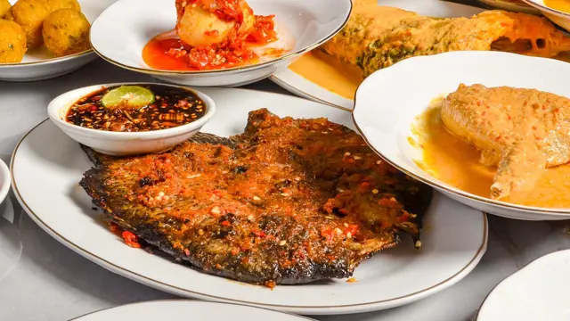 Rumah Makan Padang Nan Lamak Buka di Jaksel, Usung Cita Rasa Autentik dan Cara Penyajian Unik