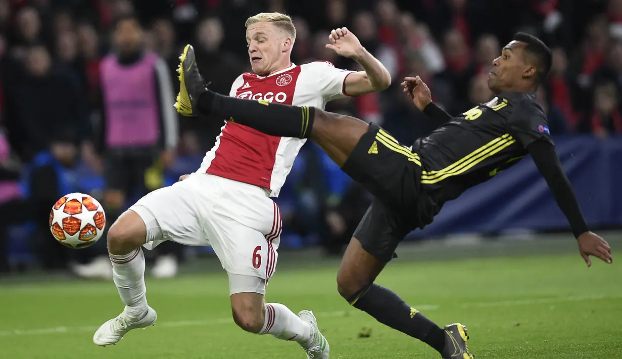 Van de Beek merupakan salah satu pemain penting Ajax. Dalam tiga musim terakhir atau sejak 2017-2018, Ia telah memainkan 133 pertandingan di semua kompetisi dengan mencetak 41 gol sdan 34 assist. (AFP/John Thys)