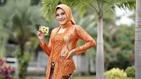 5 Model Baju Kebaya Modern Berjilbab Cantik dan Modis