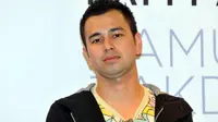 Raffi Ahmad adalah aktris, presenter, dan penyanyi yang kini menikah dengan Nagita Slavina