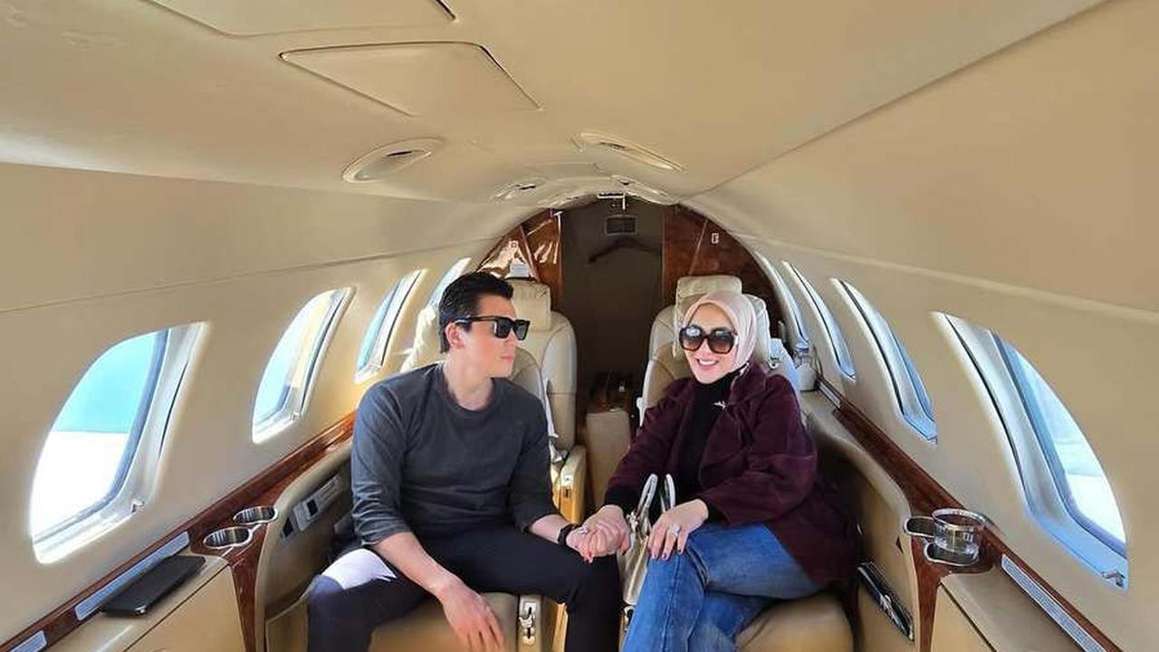 Potret Syahrini Tampil Mewah dan Elegan di Private Jet Menuju Karpet Merah Cannes 2025