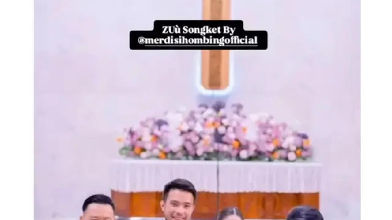 6 Potret Jessica Mila di Pembaptisan Putrinya, Padukan Songket dan Kebaya Pink