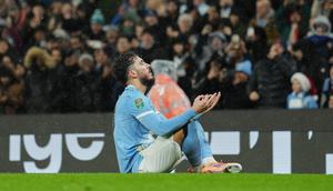 Selebrasi Rayan Cherki dalam laga Carabao Cup antara Manchester City vs Brentford, Kamis (18/12/2025). (AP Photo/Jon Super)