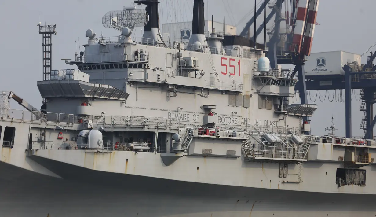 Kapal induk ITS Giuseppe Garibaldi-551 bersandar di Dermaga 107 Pelabuhan Tanjung Priok, Jakarta, Jumat (18/9/2026). Kapal tersebut akan mendukung pelaksanaan Operasi Militer Selain Perang (OMSP), terutama dalam penanganan bencana dan bantuan kemanusiaan. (Istimewa)