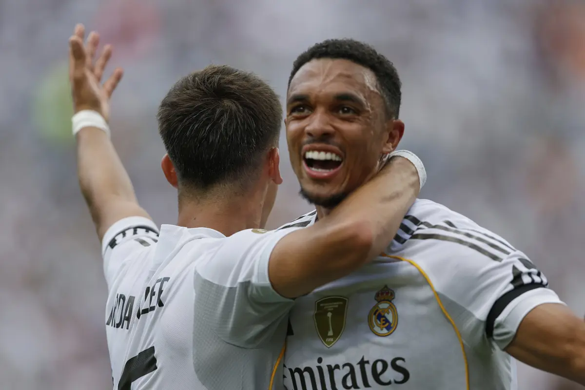Selebrasi Trent Alexander-Arnold bersama Arda Guler di laga Real Madrid vs Pachuca di Piala Dunia Antarklub 2025, Senin (23/06/2025). (AP Photo/Nell Redmond)