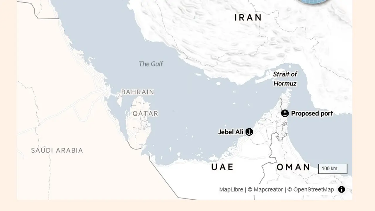 Peta negara Iran, UEA dan Oman. Operator pelabuhan DP World berencana membangun pelabuhan baru dan terminal peti kemas di pantai timur Uni Emirat Arab (UEA). Foto: FT