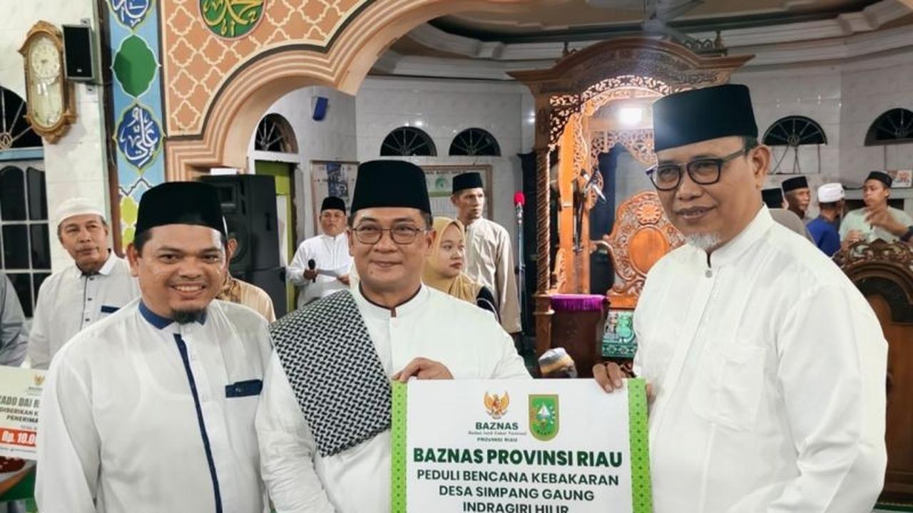 Pemprov Riau Salurkan Bantuan Rp375 Juta untuk Korban Kebakaran Inhil di Simpang Gaung