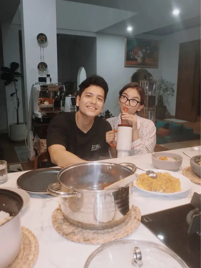10 Potret Artis Sahur Hari Pertama Puasa 2026, Aurel Hermansyah hingga Wika Salim