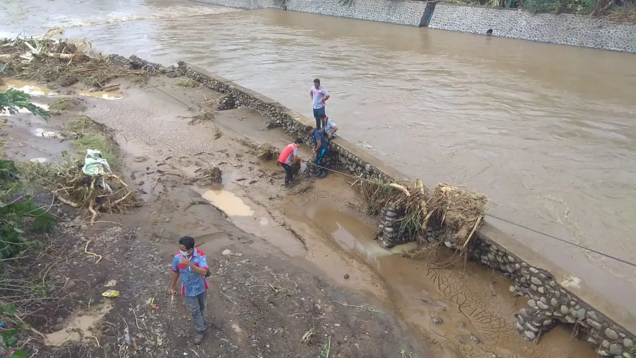 Sisa-sisa Banjir Bandang di Jembrana