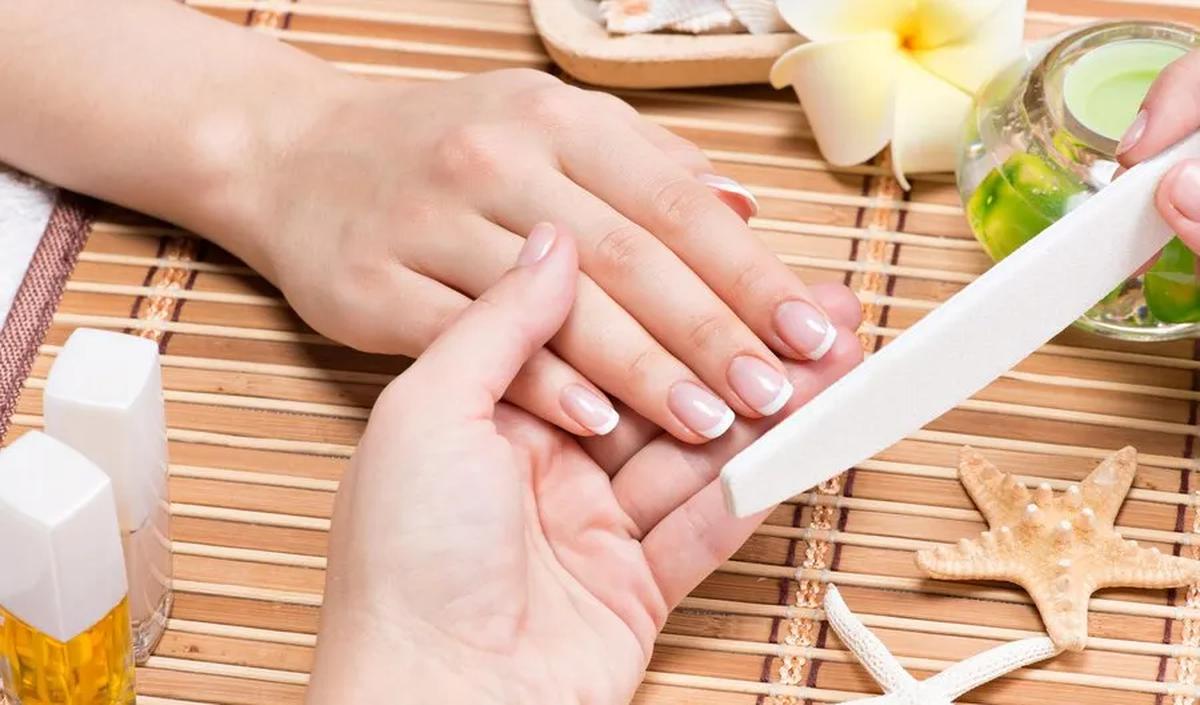 1.&nbsp;Kesehatan Kuku yang Optimal