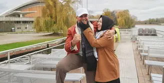 Mark Sungkar dan Santi Asoka Mala (Instagram/santiasokamala)