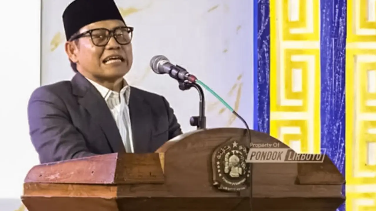 Ketua Umum Partai Kebangkitan Bangsa (PKB) Abdul Muhaimin Iskandar menghadiri penutupan Musyawarah Nasional (Munas) Himpunan Alumni Santri Lirboyo (Himasal) ke-V dan Lembaga Ittihadul Mubalighin Aly (LIM) ke-II di Pondok Pesantren Lirboyo, Kediri, Sabtu (