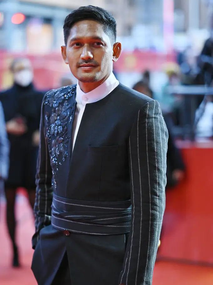 Adu Gaya 3 Artis Indonesia di Karpet Merah Berlinale 2022, dari Laura Basuki hingga Happy Salma