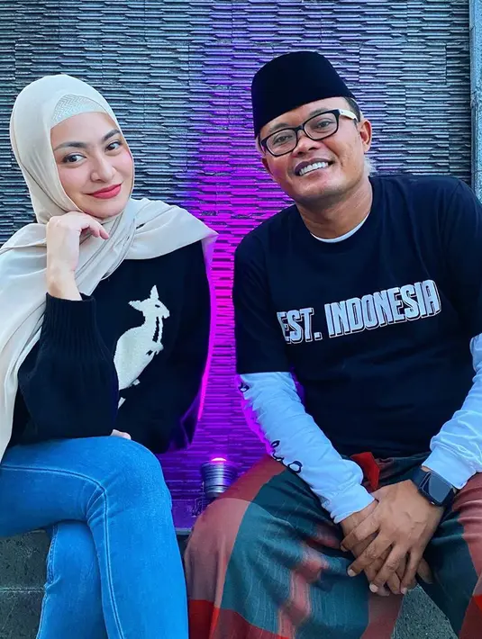 Awalnya, mereka berencana untuk ke Labuan Bajo, namun karena ada beberapa alasan dan menurutnya kondisinya tidak tepat, jadi lah Sule dan Nathalie memutuskan bulan madu ke Bali. (Instagram/ferdinandsule)