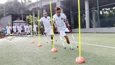 Pemain Timnas Amputasi Indonesia melakukan latihan di Sports Club Serena Mansion, Jakarta, Selasa (28/6/2022).  (Bola.com/M Iqbal Ichsan)