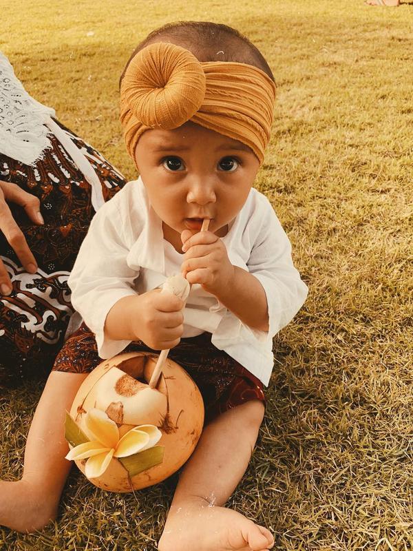 Potret Anak Semata Wayang Putri Marino dan Chicco Jerikho. (Sumber: Instagram.com/putrimarino)