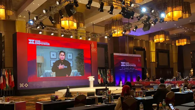 Menteri Badan Usaha Milik Negara (BUMN) Erick Thohir dalam acara G20 Side event Rebuilding women's Productivity Post Pandemic, di Hotel Royal Ambarrukmo, Yogyakarta, Rabu (18/5/2022).